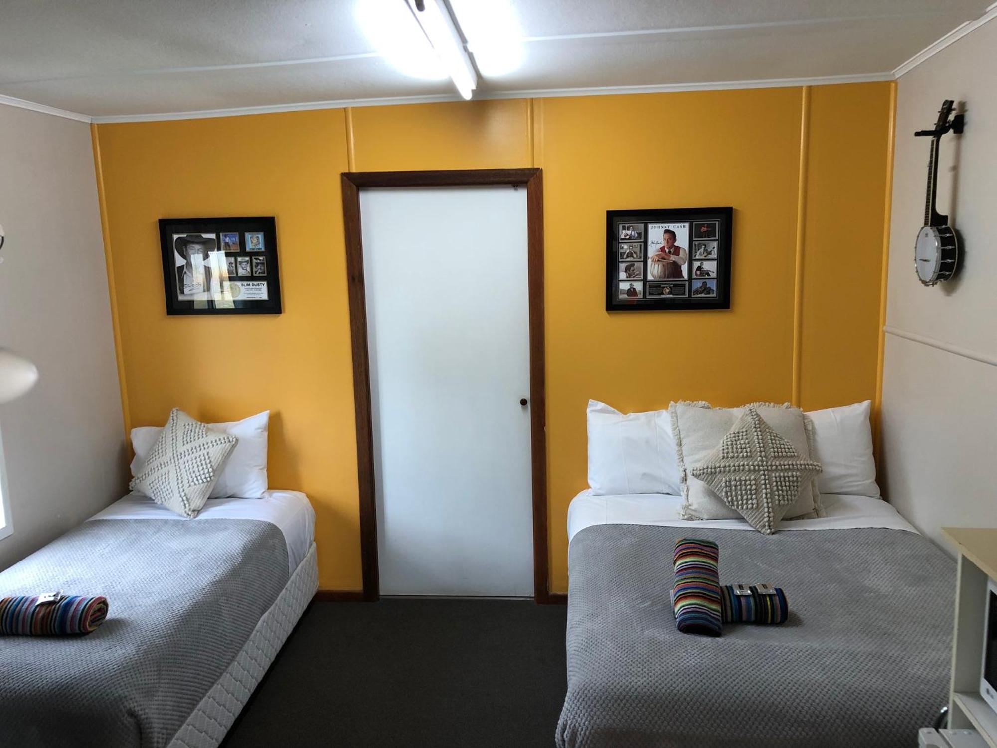 Acacia Motel Chinchilla Exterior photo